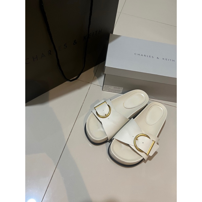Preloved Charles and Keith sandal