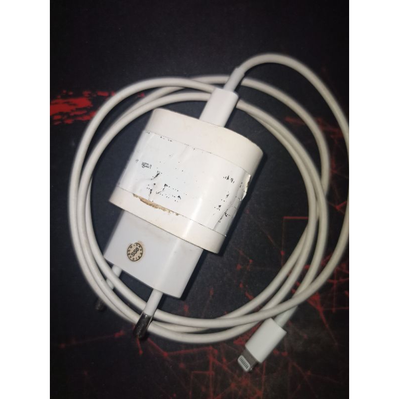 charger original bawaan iphone 20w