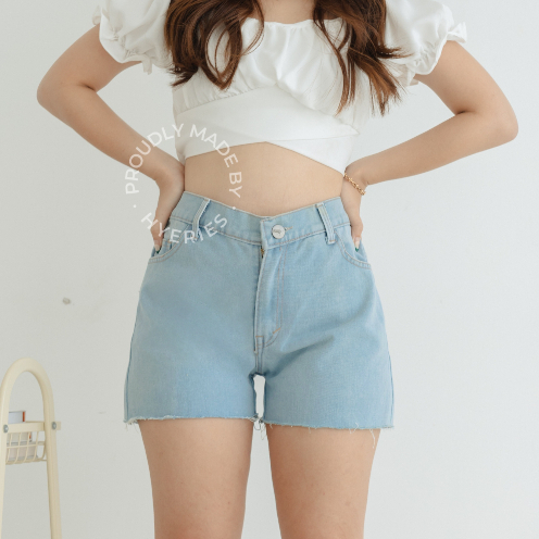 HYERIES Chaewon Shorts Hotpants Celana Pendek Jeans Wanita Pinggang Karet Unfinished Hotpants Jeans Korean Basic Jeans Highwaist Celana Pendek Jeans Sobek Biru Muda Light Blue Jeans Pendek Ripped High Waist Jeans Shorts Cewek Denim A line Shorts