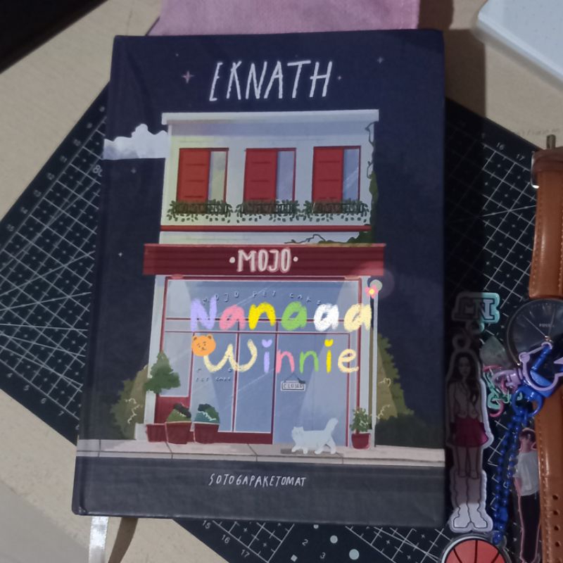 EKNATH sotogapaketomat hard cover hc novel book only BOOKED