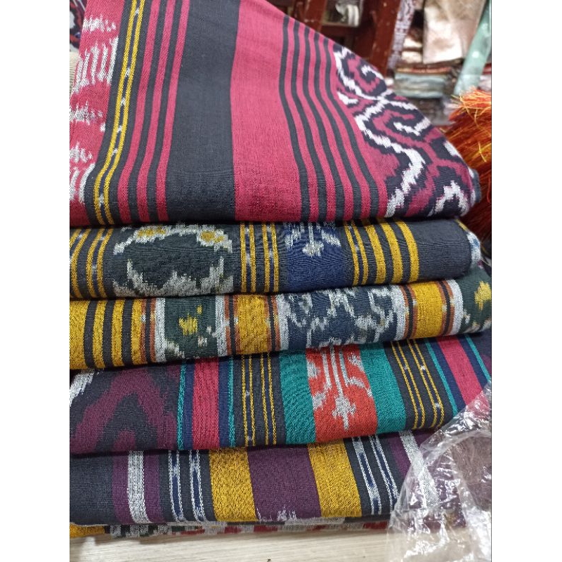 KAIN/BAHAN TENUN BLANKET ETHNIK NUSA TENGGARA TIMUR / FLORES / TORAJA / DAYAK / SUMBA / LOMBOK NUSAN
