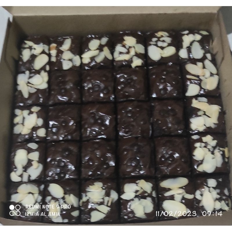 

fudgy brownies bronis panggang,fresh langsung dibikin tanpa pengawet bahan premium