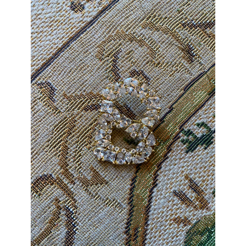 bross buttonscarves original