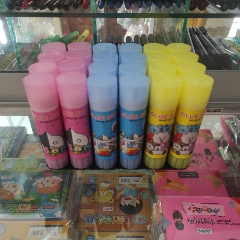 

Glue stick lem putar GAMBAR KARTUN ukuran besar