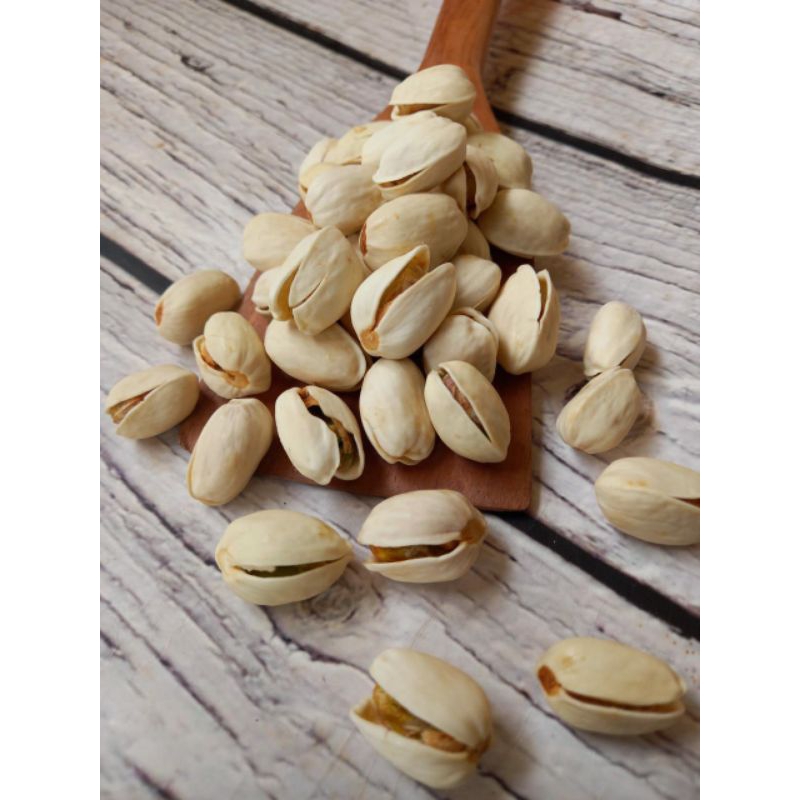 

Kacang Pistachio Panggang Renyah Premium 500 gr Original 100% Pistachios