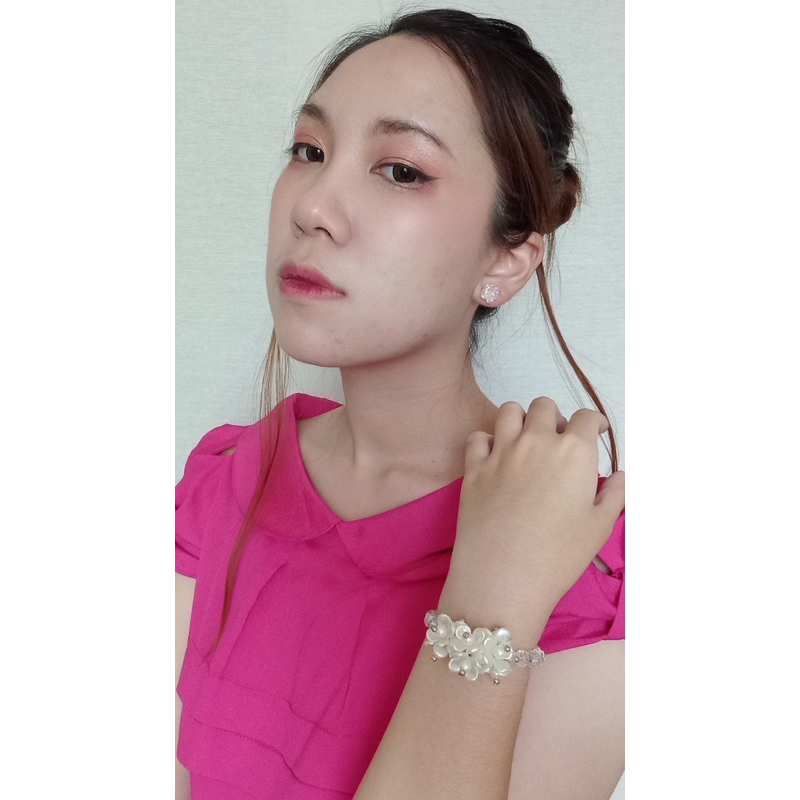 Fella Rose Stud Earrings Anting Tusuk Bunga Mawar Holo Resin Hologram