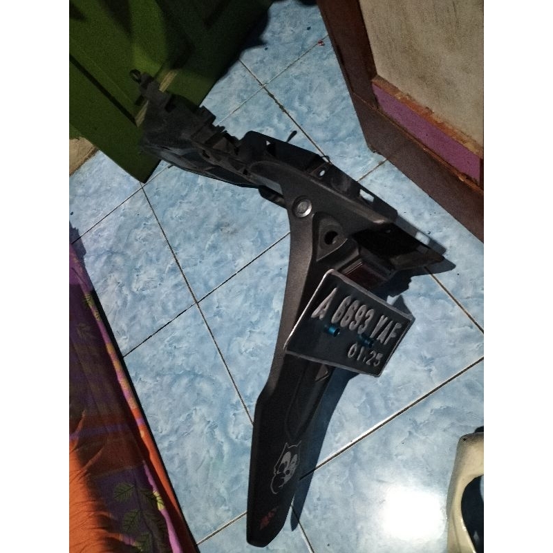 spakbor belakang cb 150r old