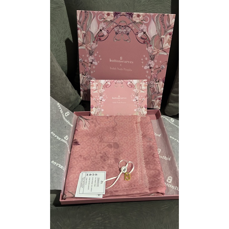 Buttonscarves The Nada Series in LA