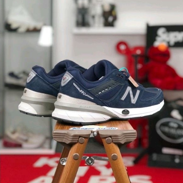 New Balance 990v5 &quot;Navy&quot;