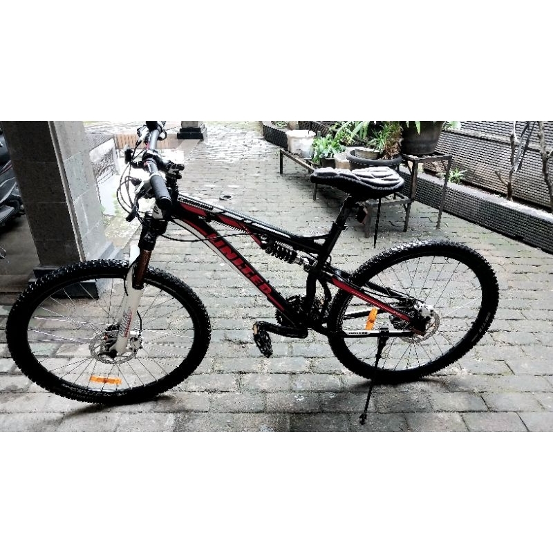 sepeda gunung united FX77