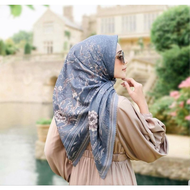 Segi Empat Motif Thania Series