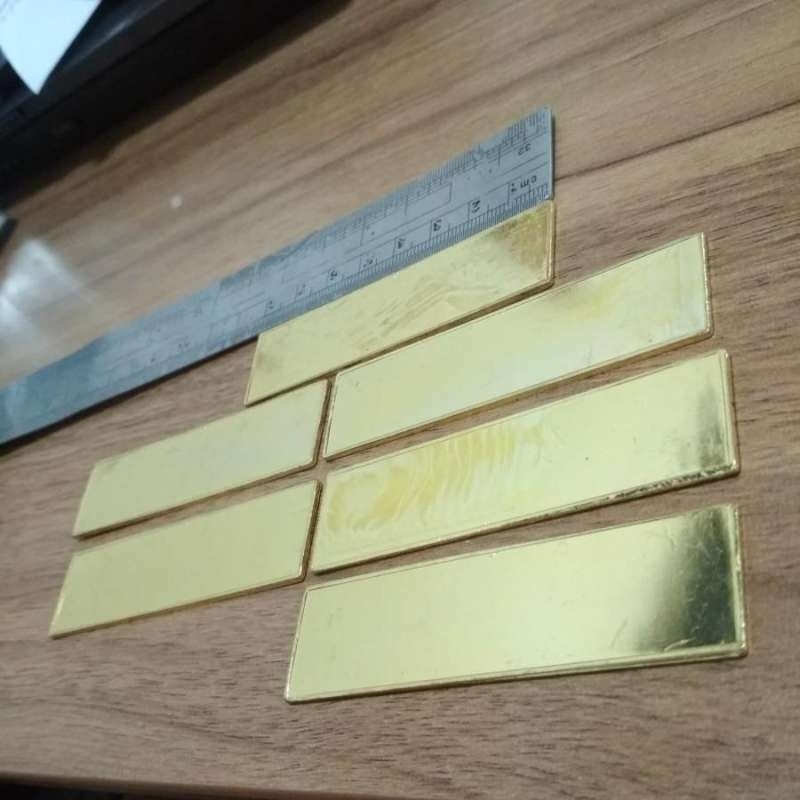 

Plat papan nama dada polos gold tebal 2mm 2cmx8cm satuan