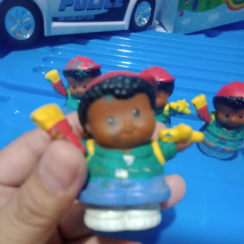 figur little people dari mattel fisher price