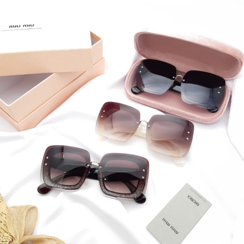 KACAMATA HITAM WANITA UV400