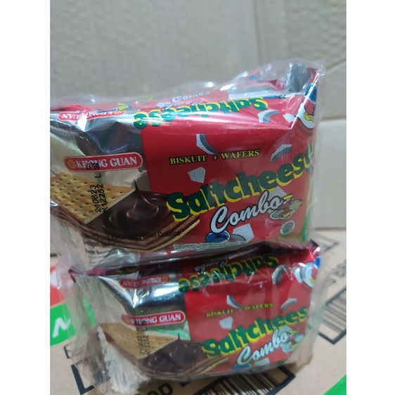 

Khong guan Saltcheese Combo 1pack isi 10 pcs Cemilan Keluarga Snack Enak