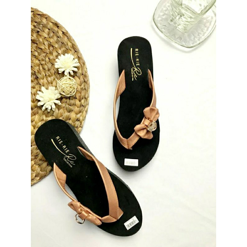 Sandal Wedges Perempuan pitta Samping2023