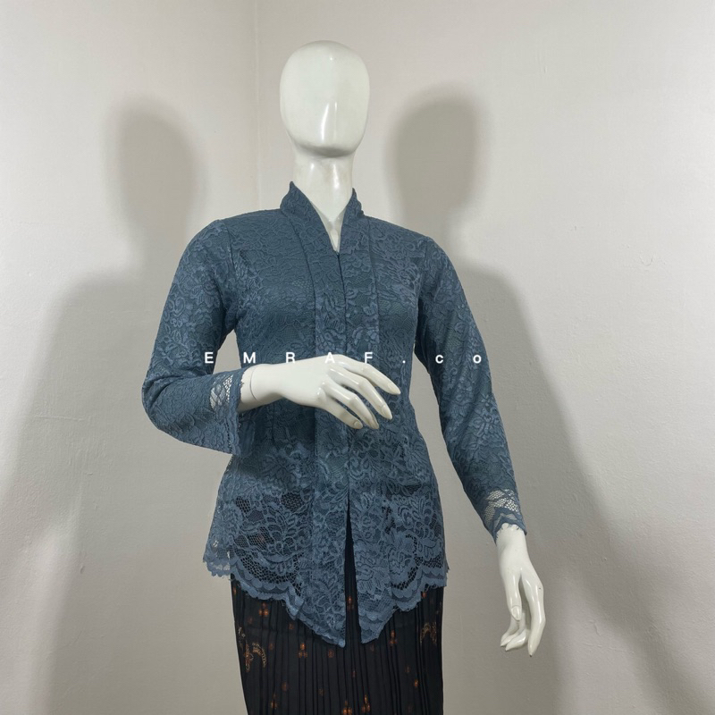 kebaya lamaran / kebaya wisuda / kebaya blouse / kebaya bridesmaid / kebaya favorite / kebaya brokat / kebaya couple