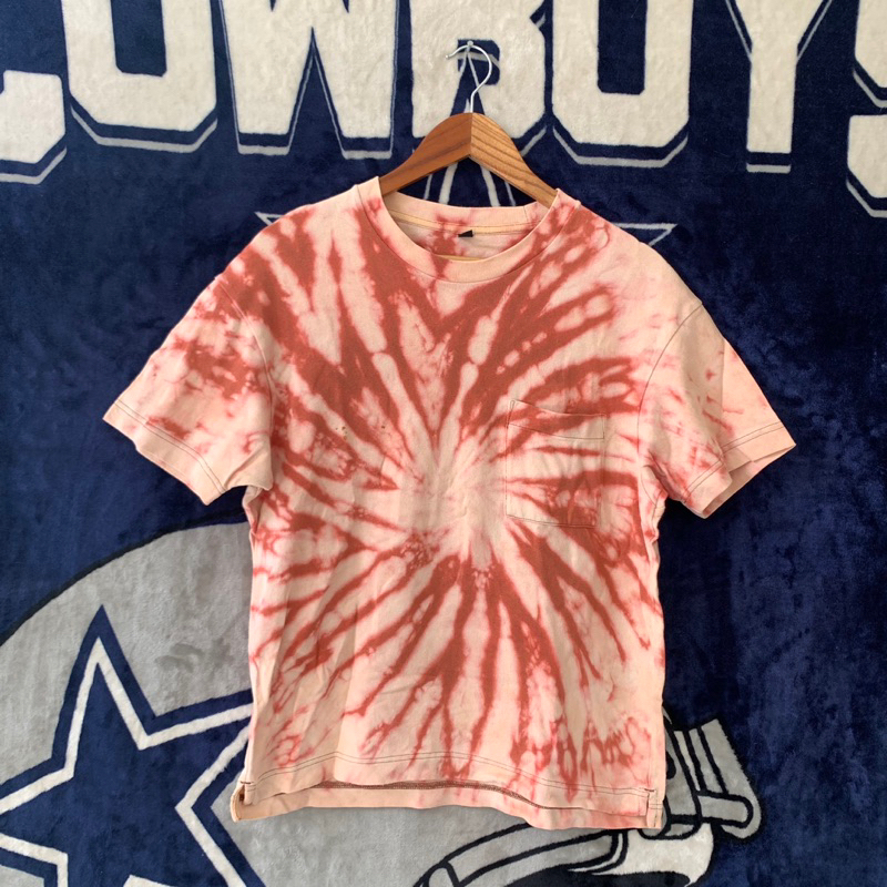 Kaos Uniqlo Oversized Pocket