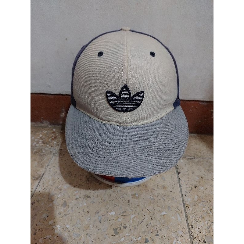 Topi adidas fitted original second bekas