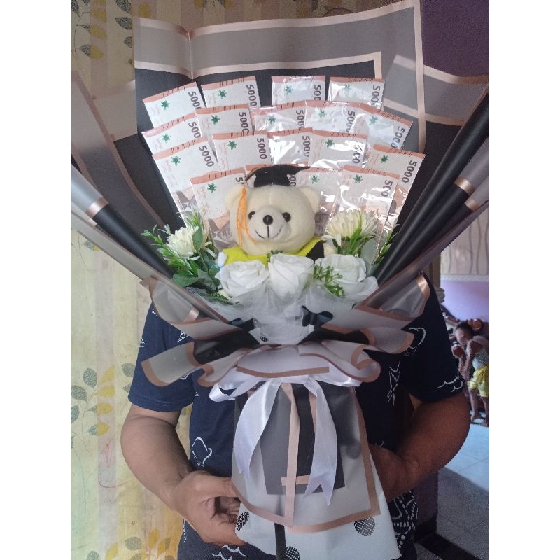 buket boneka wisuda dan uang