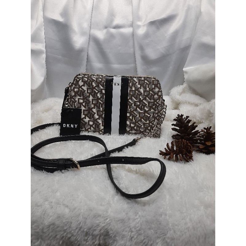 DKNY Alma sling bag auth