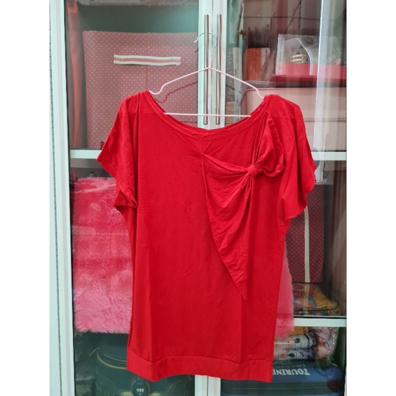Kaos Merah Hati