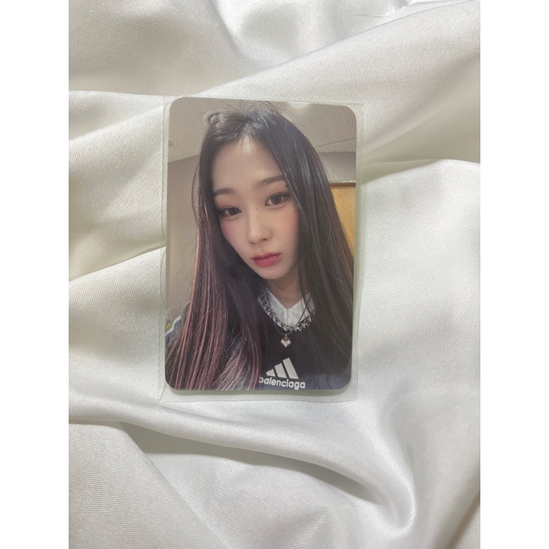 Photocard aespa kpopmerch my world |  Photocard official giselle kpopmerch r2 aespa video call