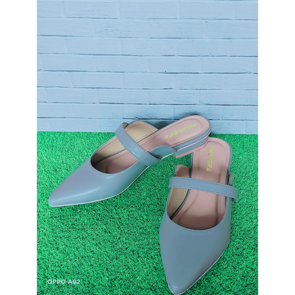 sandal flat shoes wanita / sandal bustong wanita