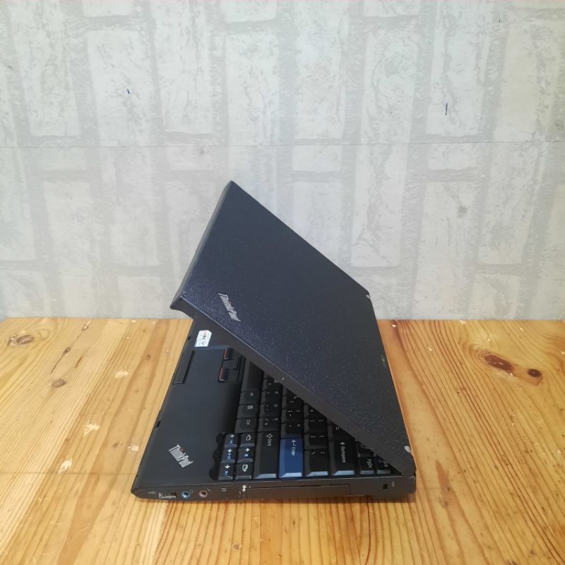 Laptop Lenovo Thinkpad X201i intel Core i3 Hd graphics 4000 Ram 4GB HDD 250GB Windows 10 64 bit Full Aplikasi siap pakai