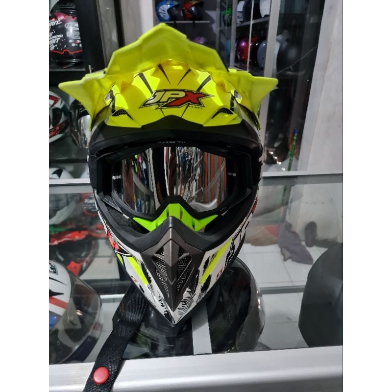Helm JPX Cross bekas pakai