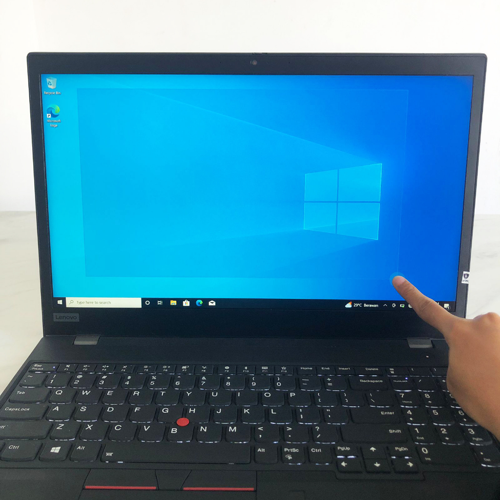 Laptop Gaming Lenovo Core i7 Gen8 Ram 16GB SSD 256GB GARANSI