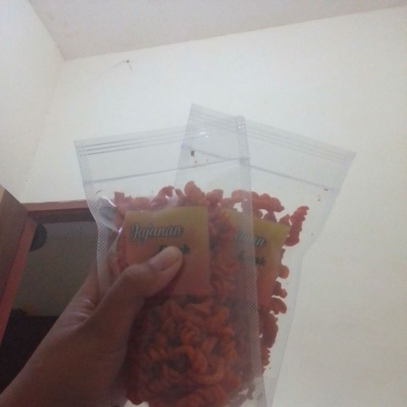 

jajan pedas enak harga grosir jauh lebih murah bisa dijual lagi.silahkan diorder mulai 50g-1kg