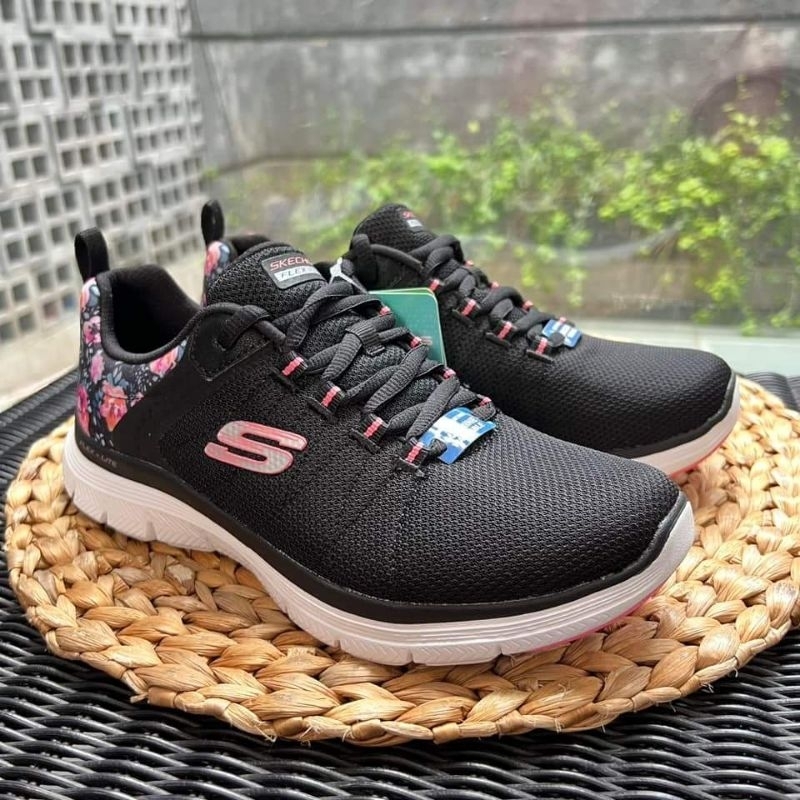 Sepatu Skechers Women