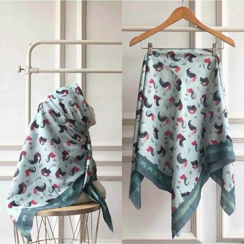 HIJAB VOAL MOTIF AYAM (MM04) HIJAB SEGI EMPAT MOTIF AYAM JAGO BAHAN VOAL TERBARU