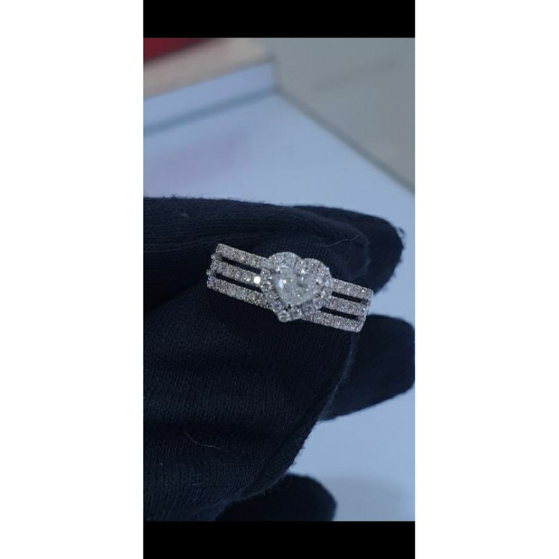 cincin emas berlian love