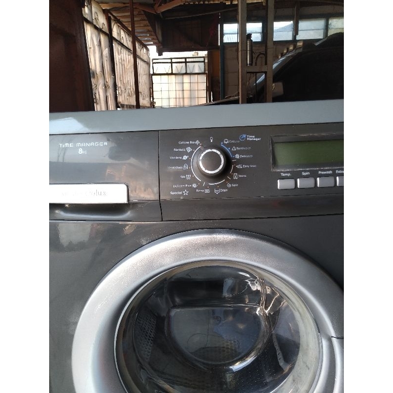 mesin cuci front loading Electrolux kap 8kg