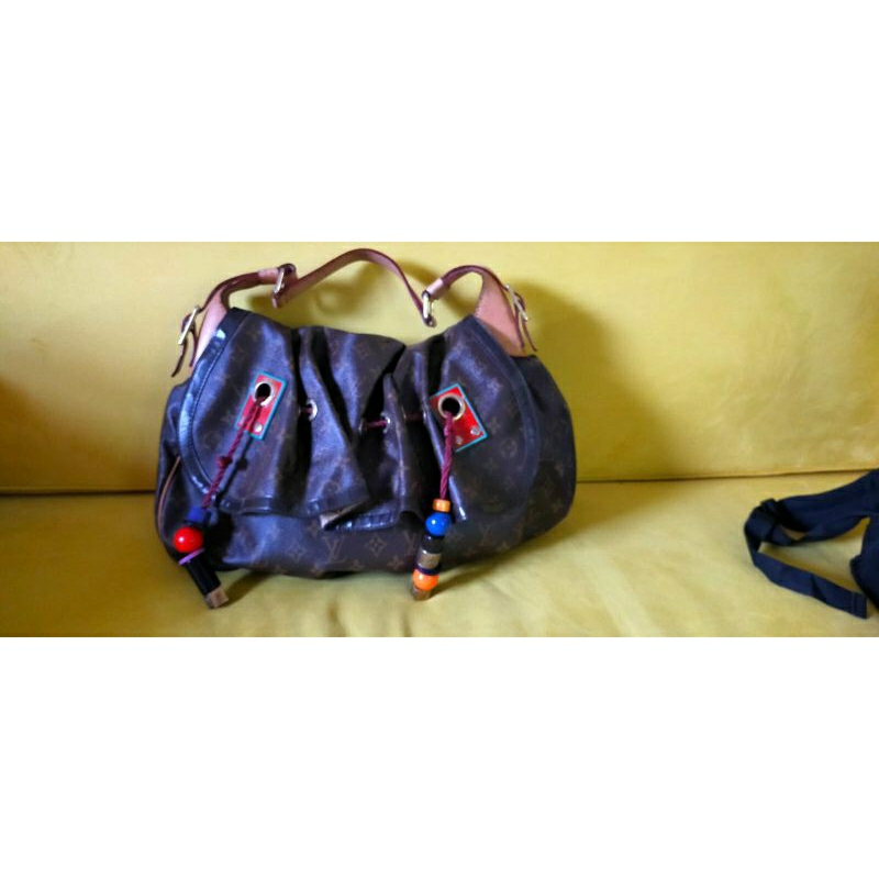 Tas hobo wanita Louis Vuitton Leather Kalahari
