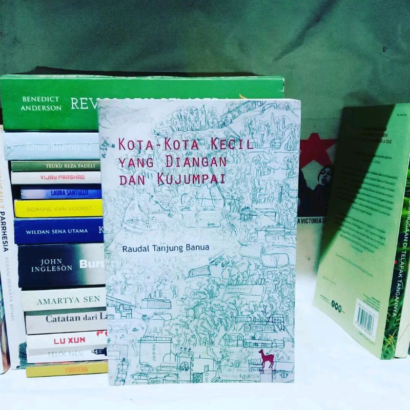 Buku-buku Raudal Tanjung Benua Parang Tak Berulu / Metamorfosa Cicak Di Atas Peta / Api Bawah Tanah 