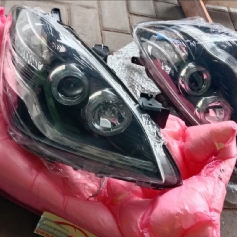 LAMPU HEDLAMP AVANZA LAMA VVTI 2006 2011