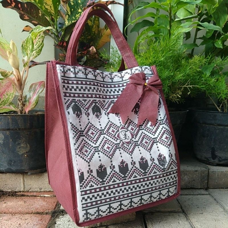 

tas hajatan /tas box /tas goodie bag dus 22x22 harga per lusin isi 12 psc