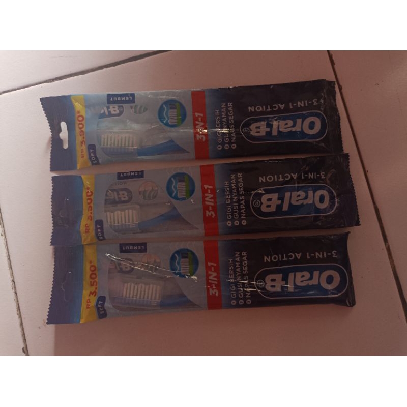 sikat gigi Oral B soft