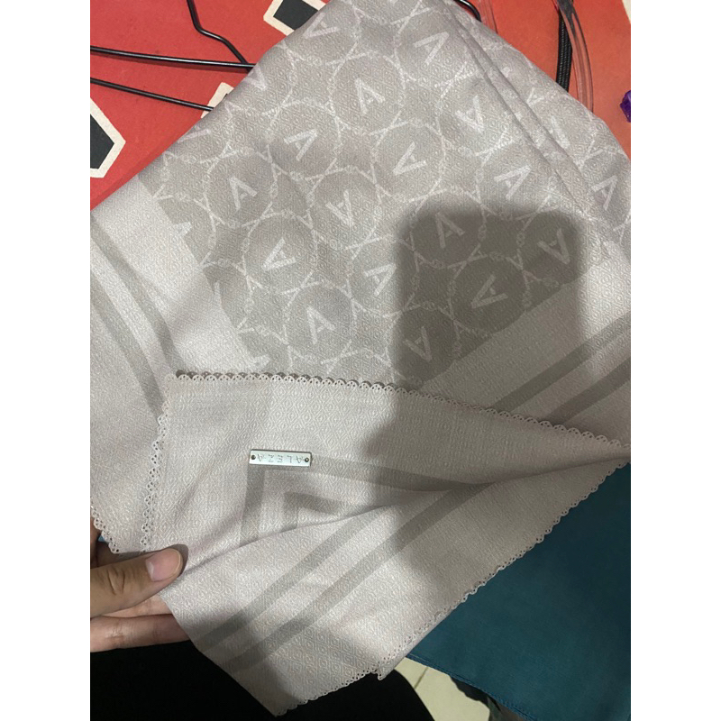 PRELOVED aleza , ayudyahandari , buttonscarves , lozy hijab , sature