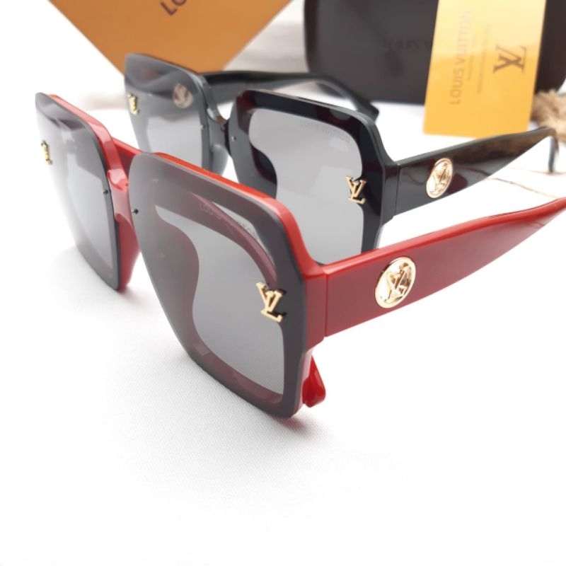 KACAMATA HITAM WANITA UV400
