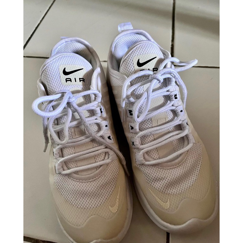 Preloved NIKE Air max axis Original