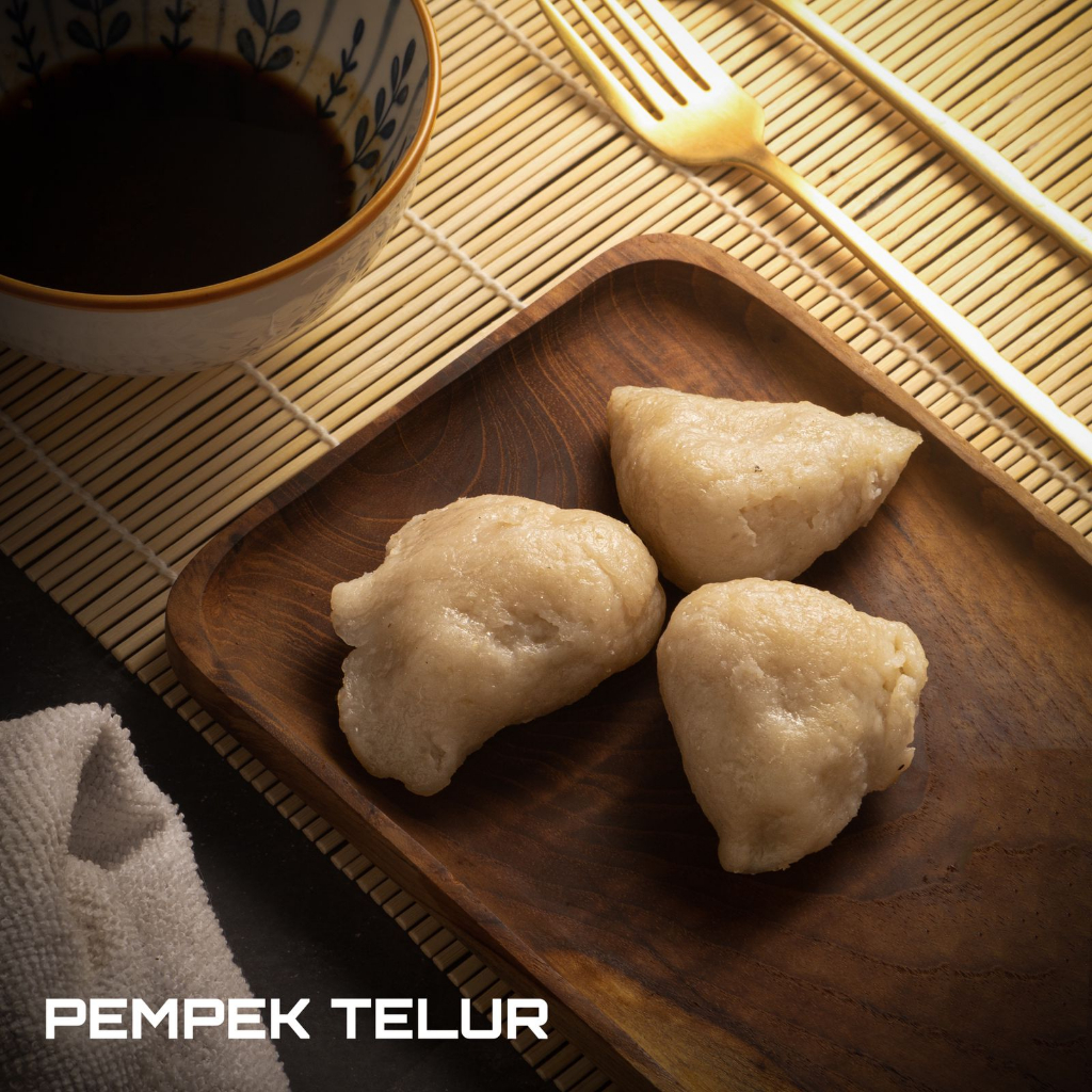 

Pempek Palembang Asli Isi Sedang Frozen / Pempek Telur Palembang Asli