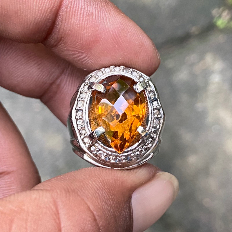 Batu Madeira Citrine