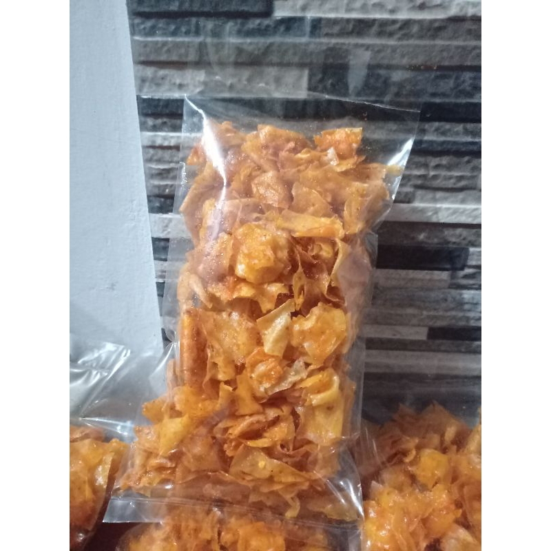 

KRIPSET Legendaris / Kiripik pedas kemasan 150g .