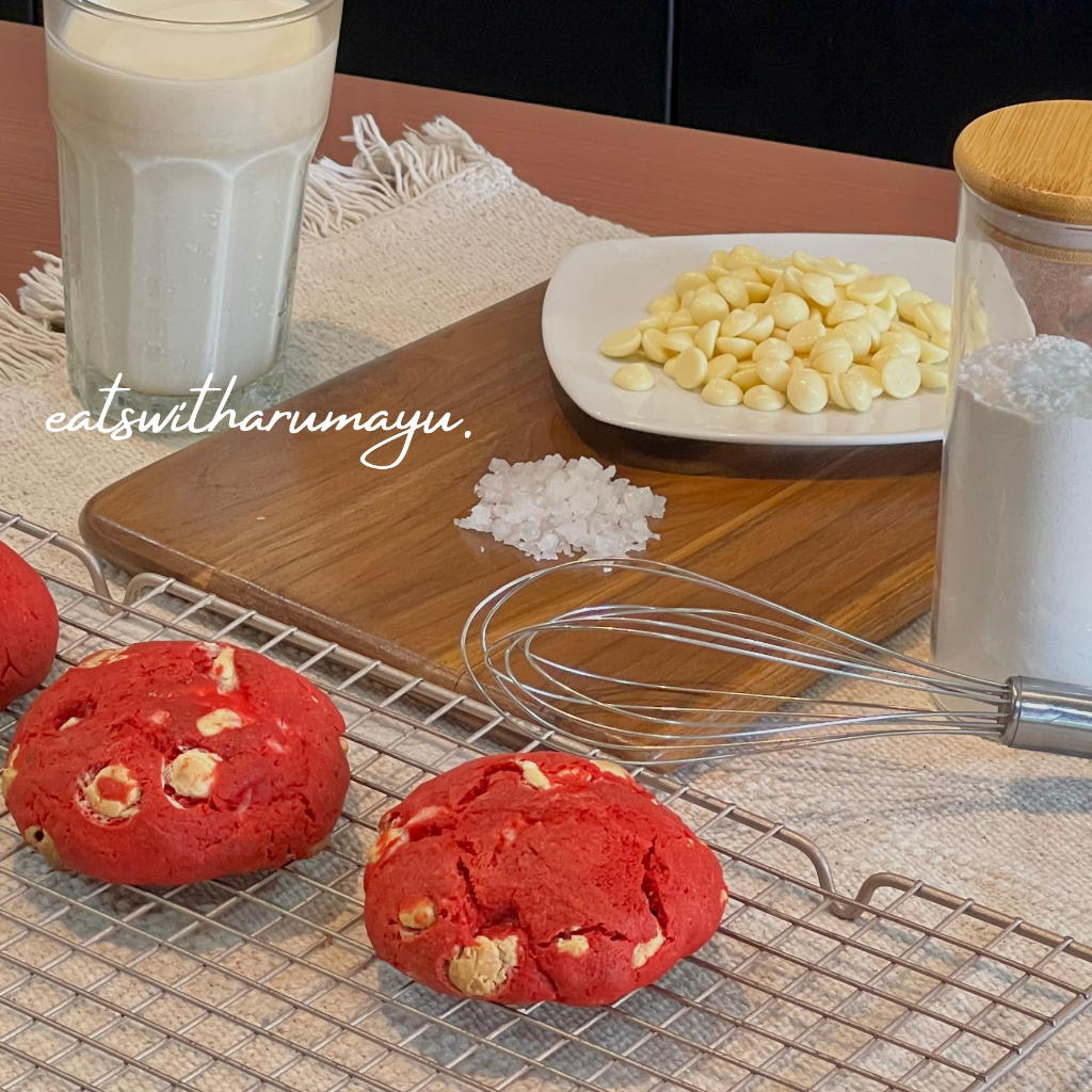 

New York Soft Cookies Red Velvet with Creamcheese!