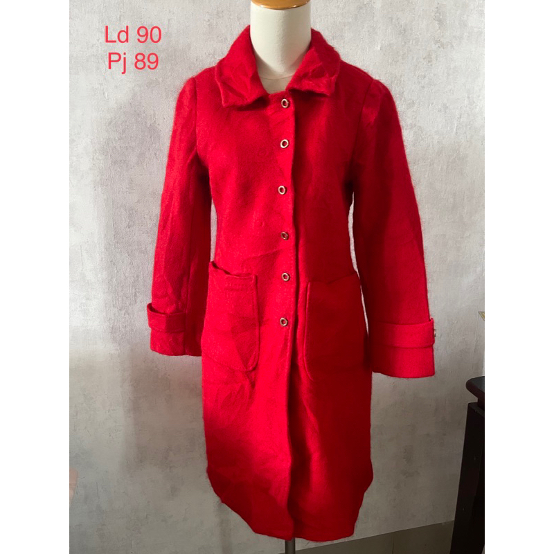 Winter Coat merah wool like new kancing cetek