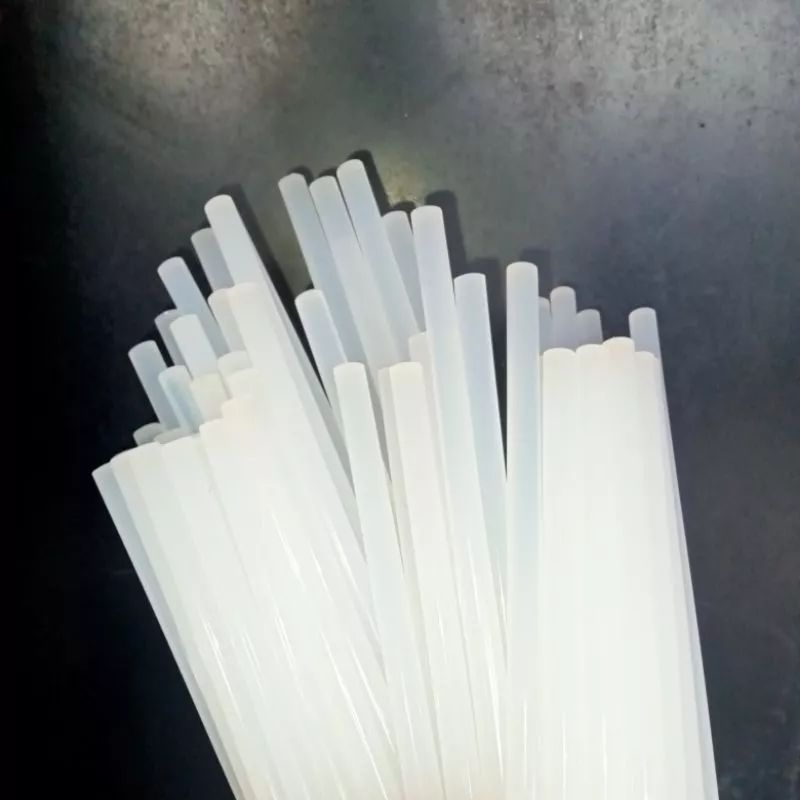 

LEM LILIN / GLUE STIK/ISI ULANG LEM TEMBAK